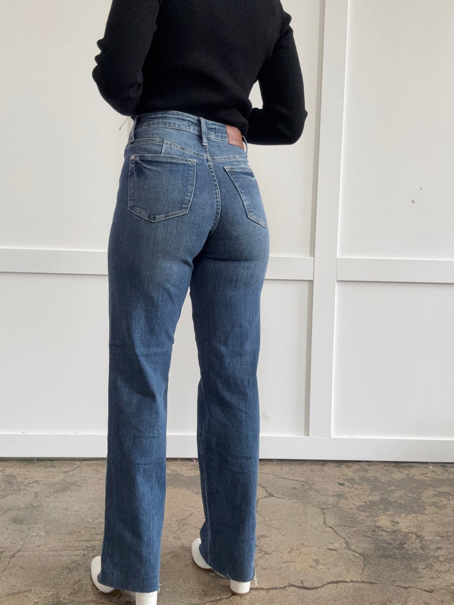 Kelsey Judy Blue Straight Leg Jeans -DS