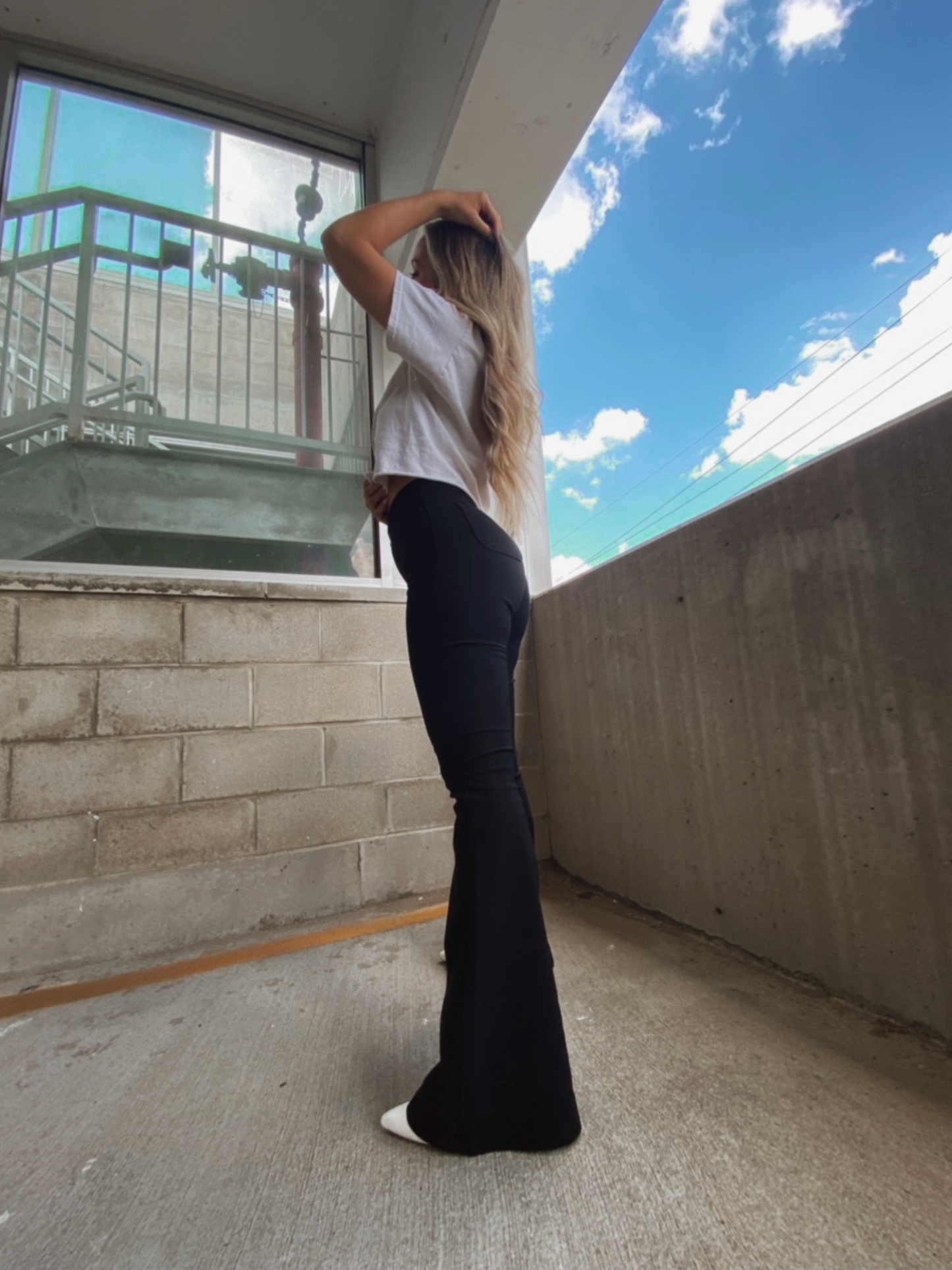 Fiona High Waisted Bell Bottom Flare Jeans - Black -DS