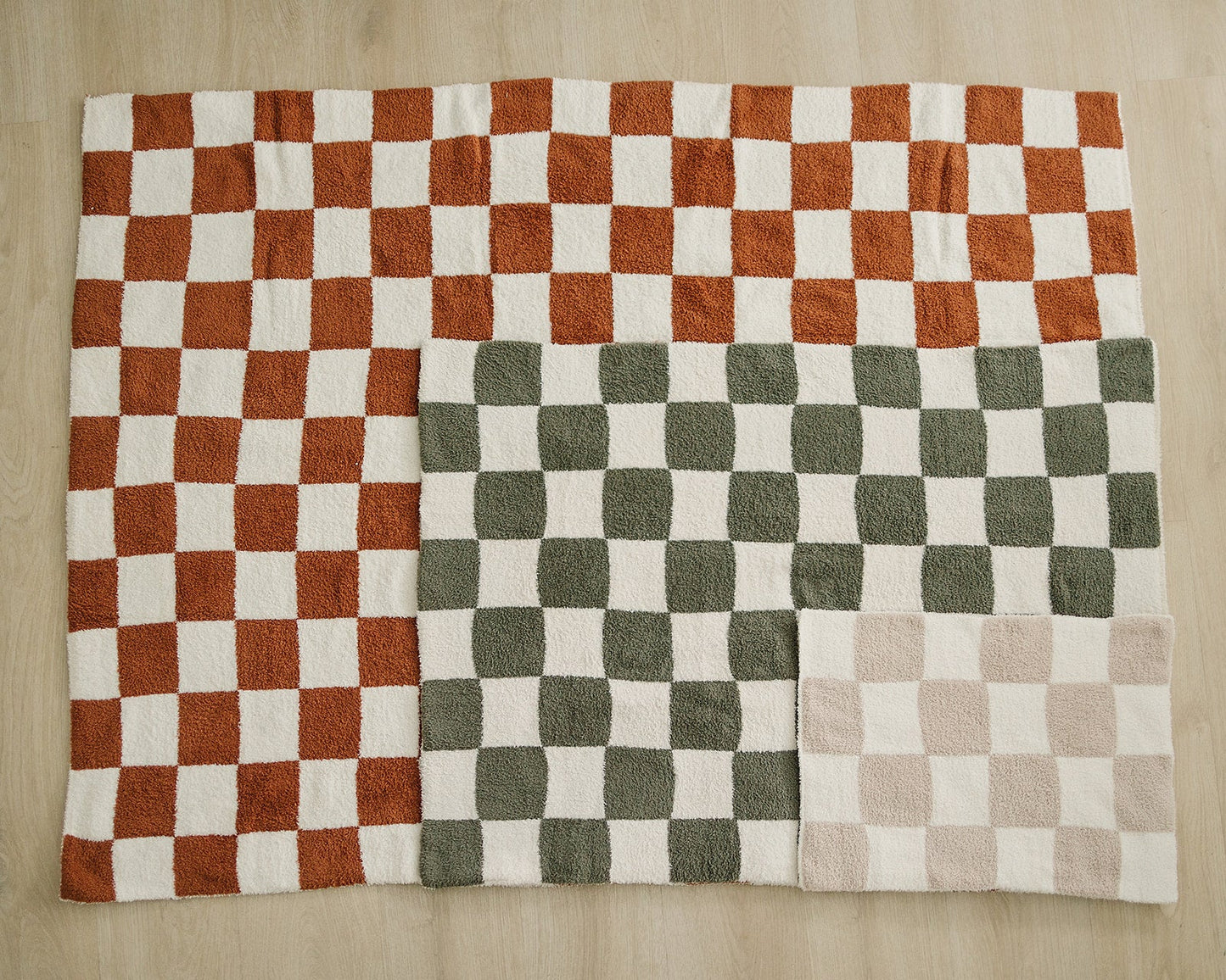 DS- Rust Checkered Plush Blanket