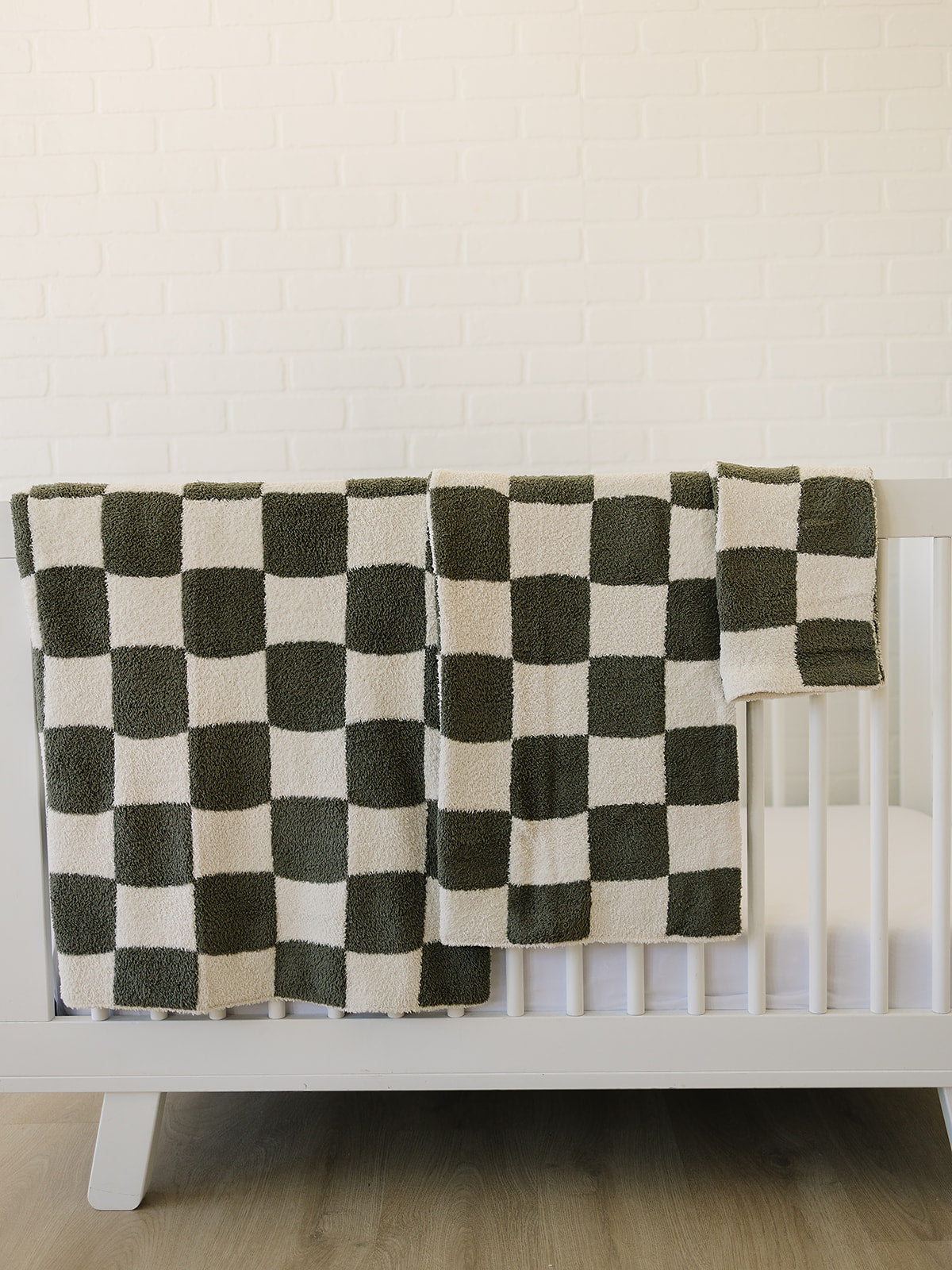 DS-Green Checkered Plush Blanket