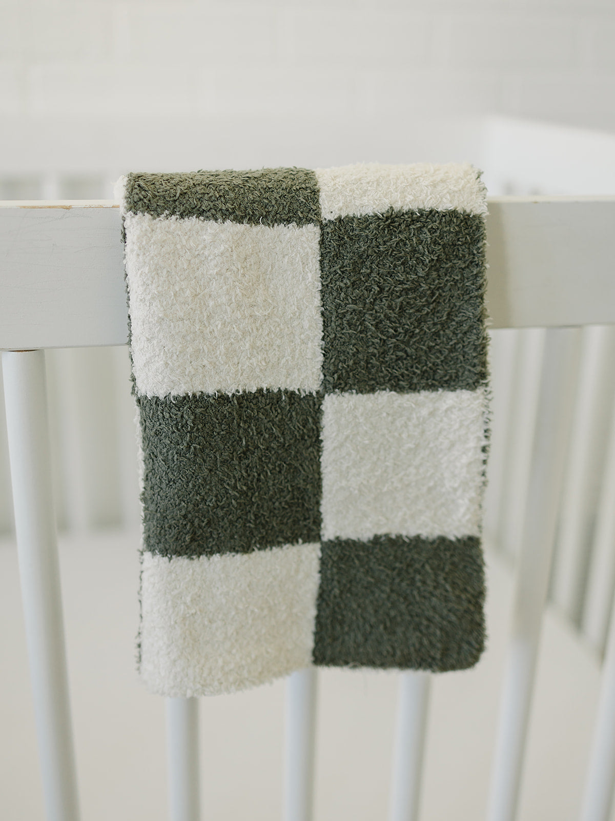 DS-Green Checkered Plush Blanket