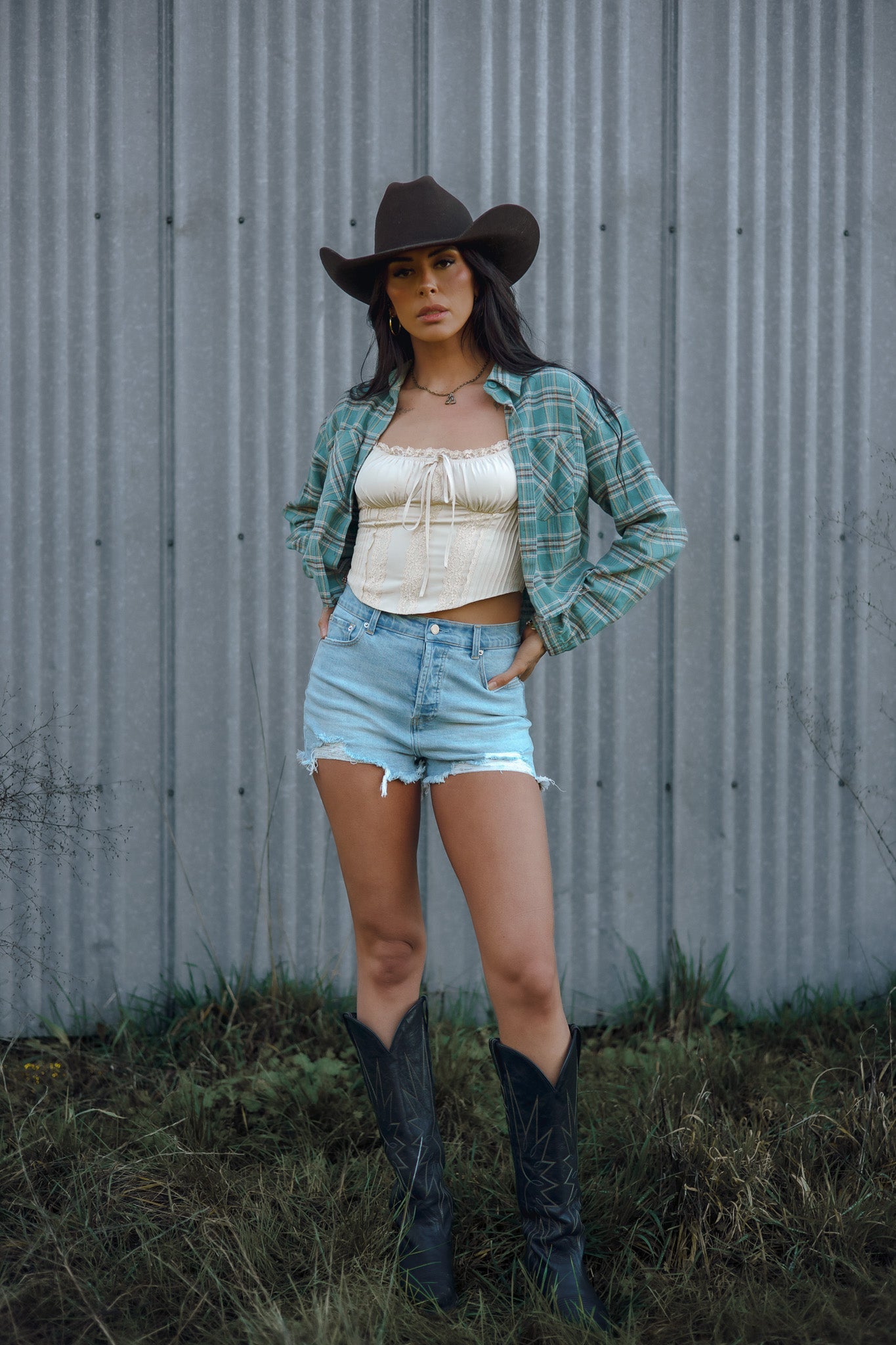 Saylor Distressed Denim Shorts - Light Wash -DS