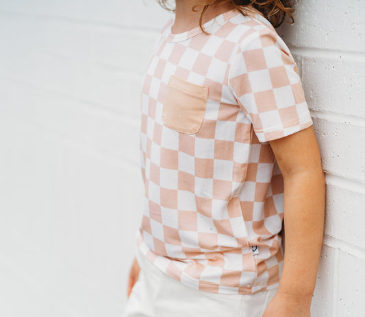 SANDY CHECKERS DREAM POCKET TEE -DS