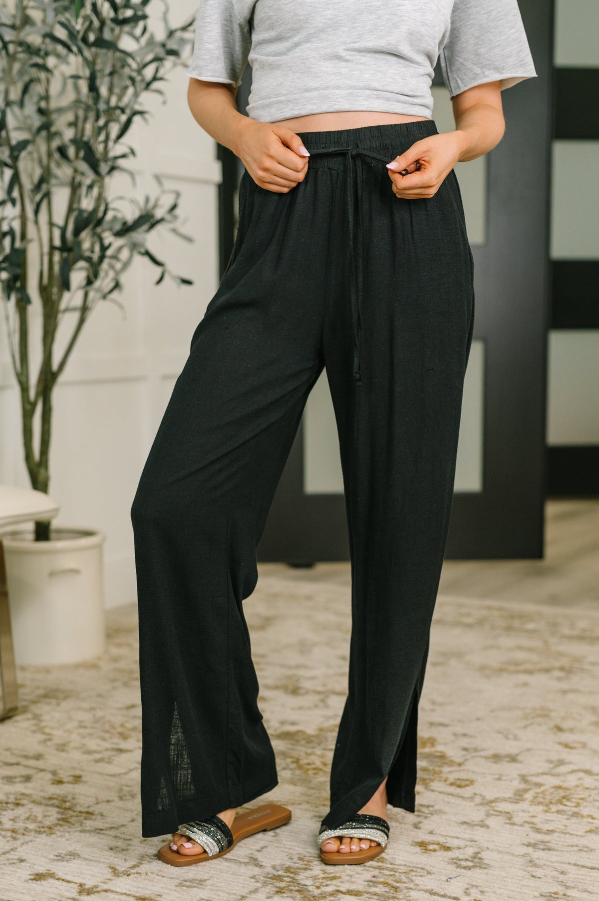 Essential Feeling Straight Leg Lounge Pants in Light in Black -DS