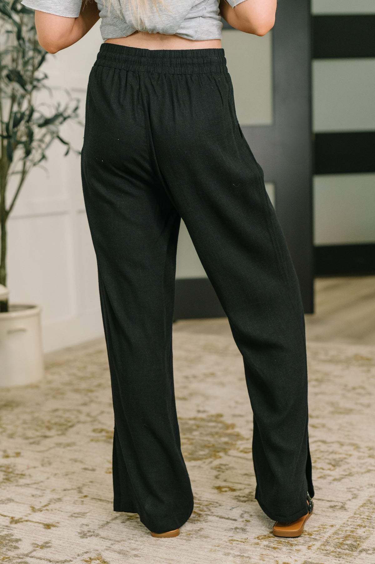 Essential Feeling Straight Leg Lounge Pants in Light in Black -DS