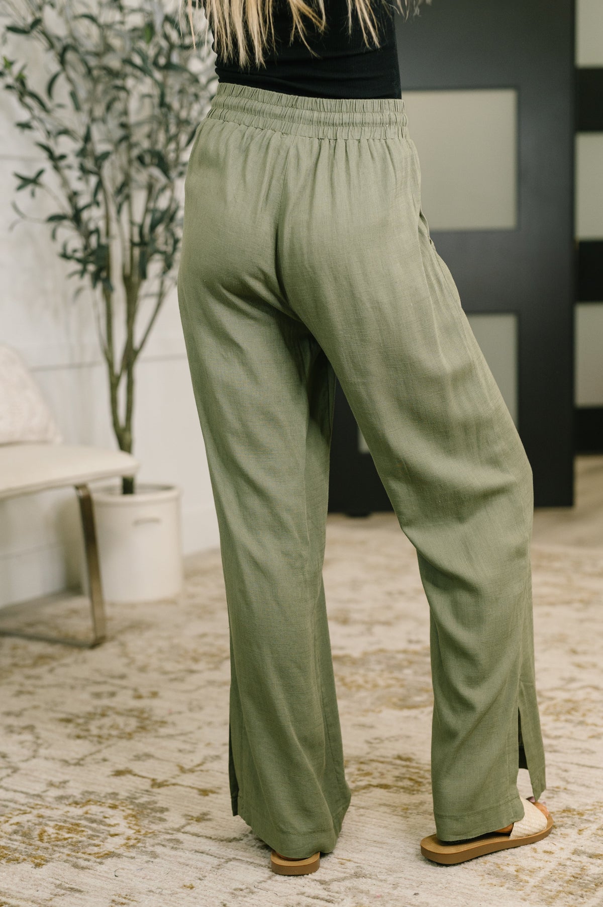 Essential Feeling Straight Leg Lounge Pants in Light in Olive -DS
