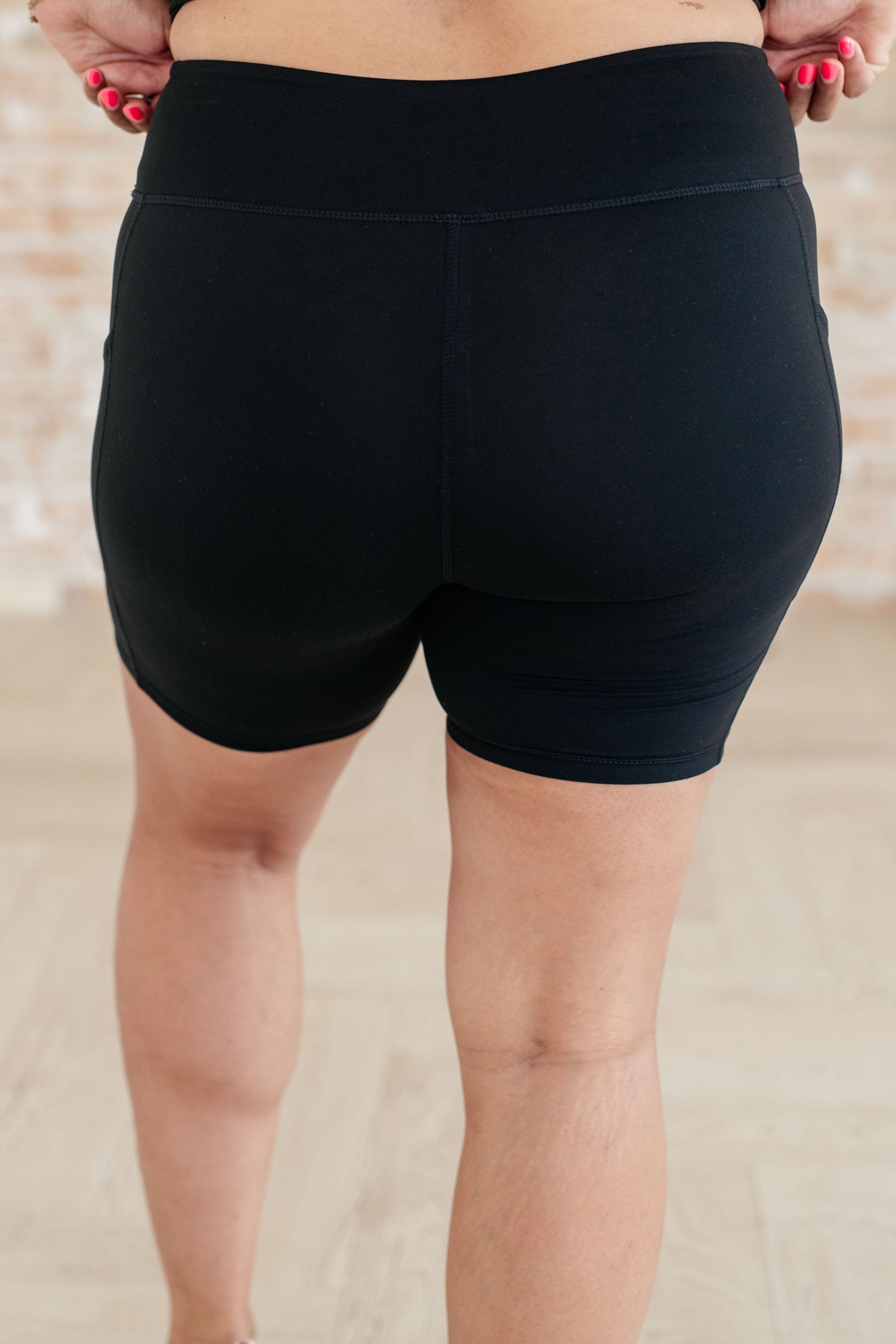 Getting Active Biker Shorts in Black -DS