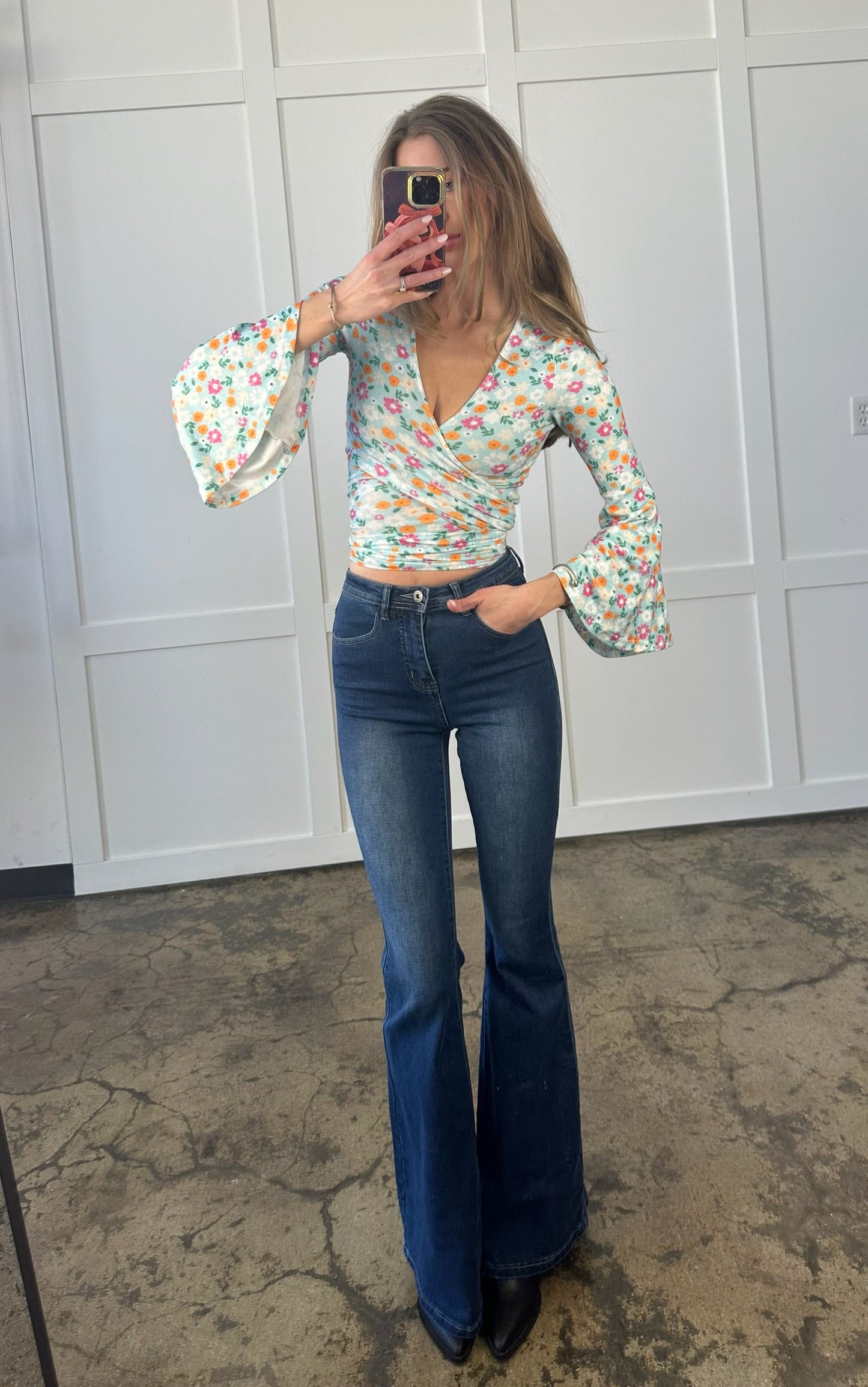 Fiona High Waisted Bell Bottom Flare Jeans - Medium Wash Denim (SIZE UP) -DS