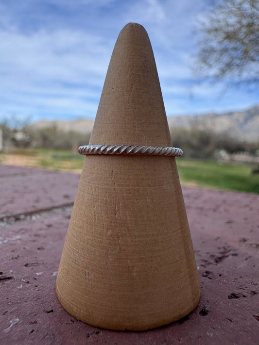 Handcrafted Queen Pink Conch & Sterling Silver Twisted Band Ring -DS