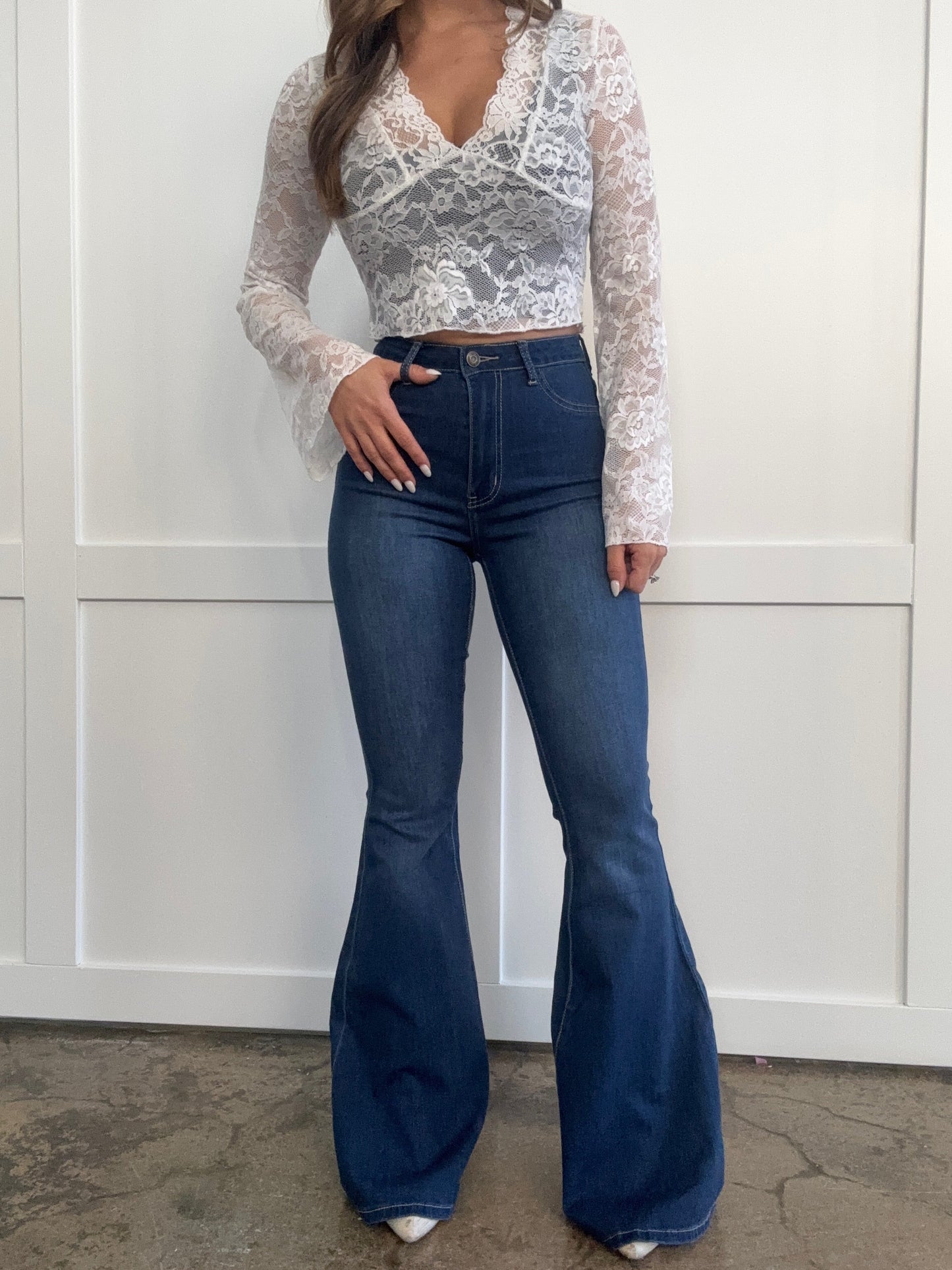 Fiona High Waisted Bell Bottom Flare Jeans - Medium Wash Denim (SIZE UP) -DS