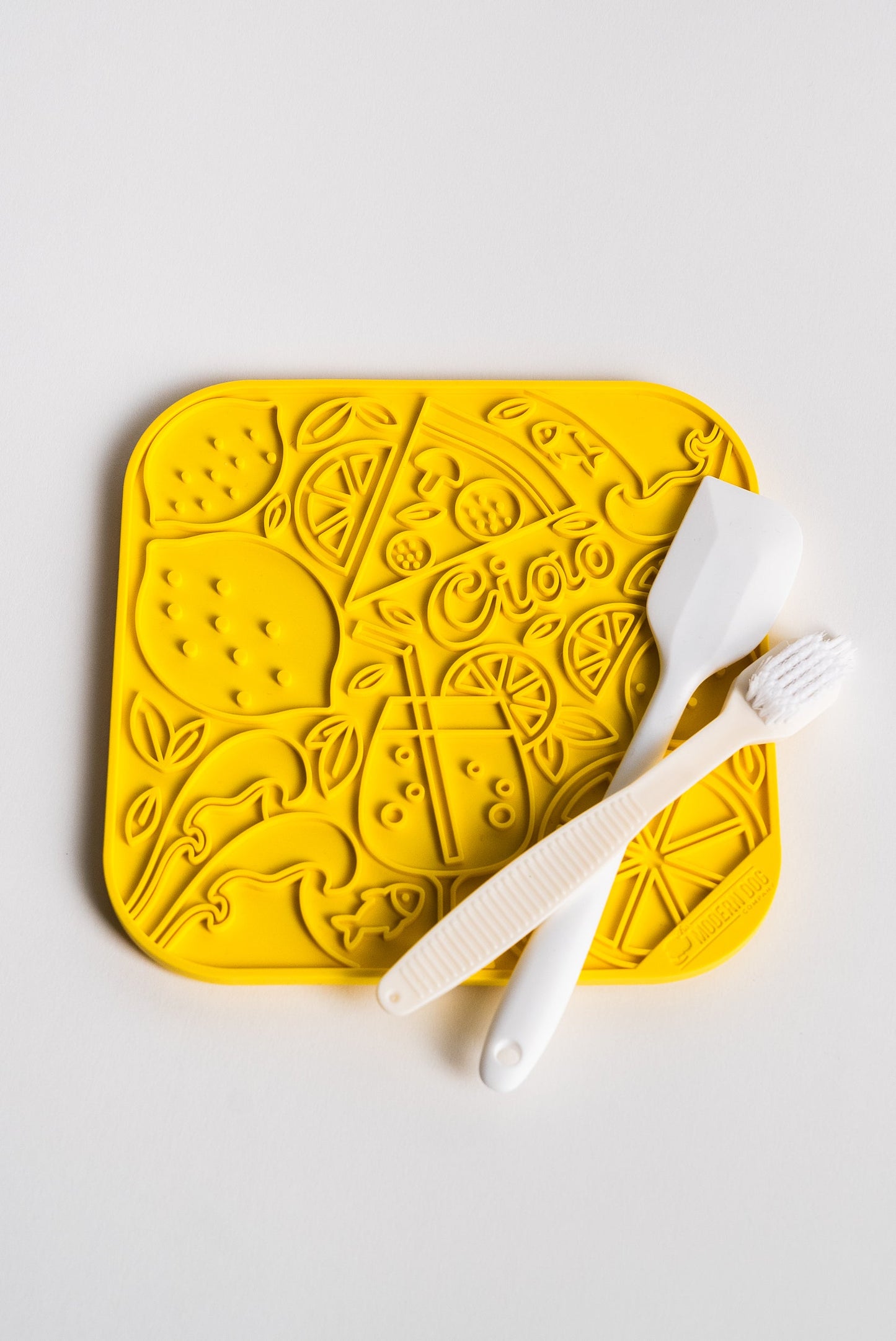The Modern Dog Co. - Limoncello Lick Mat -DS