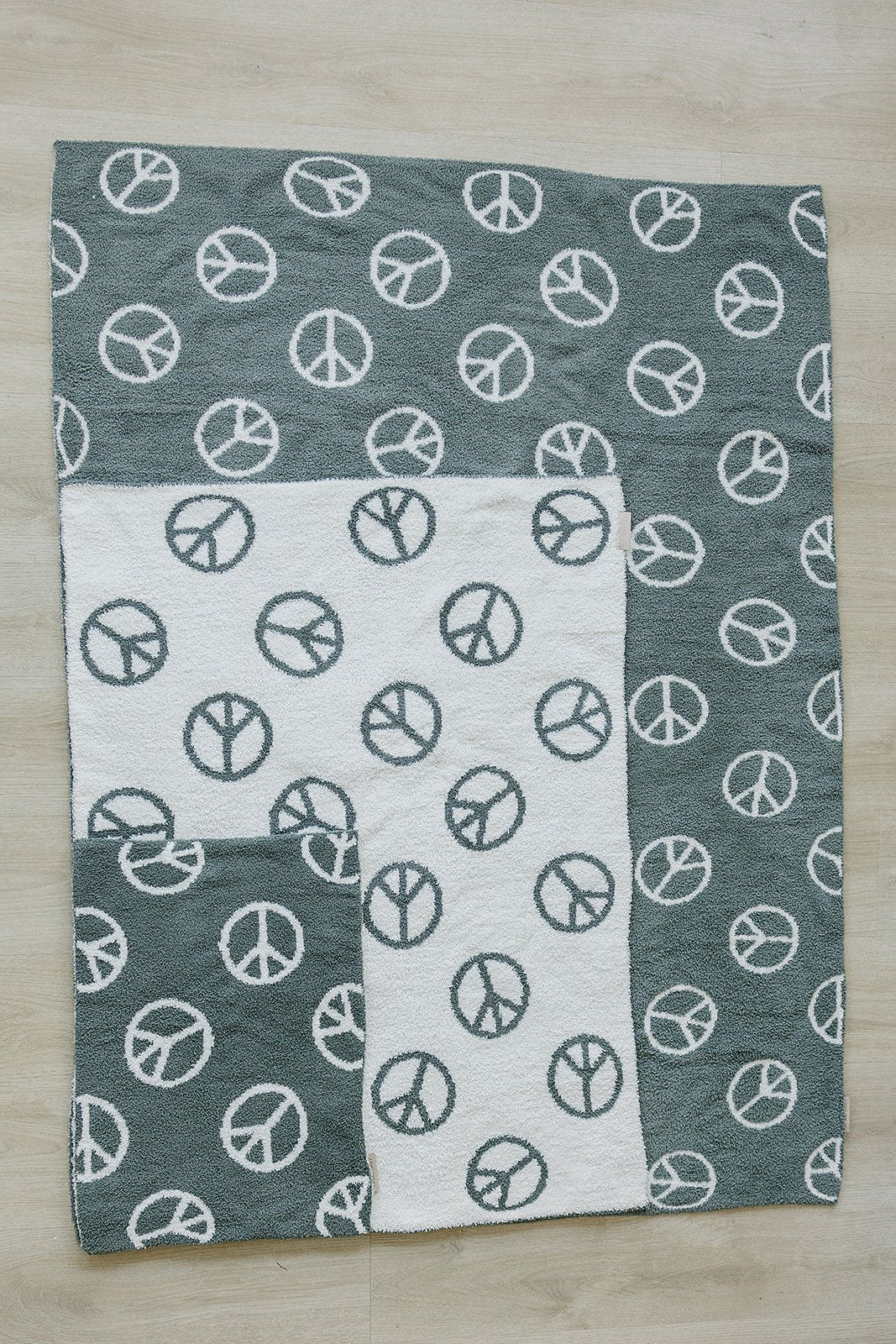 DS- Peace Plush Blanket