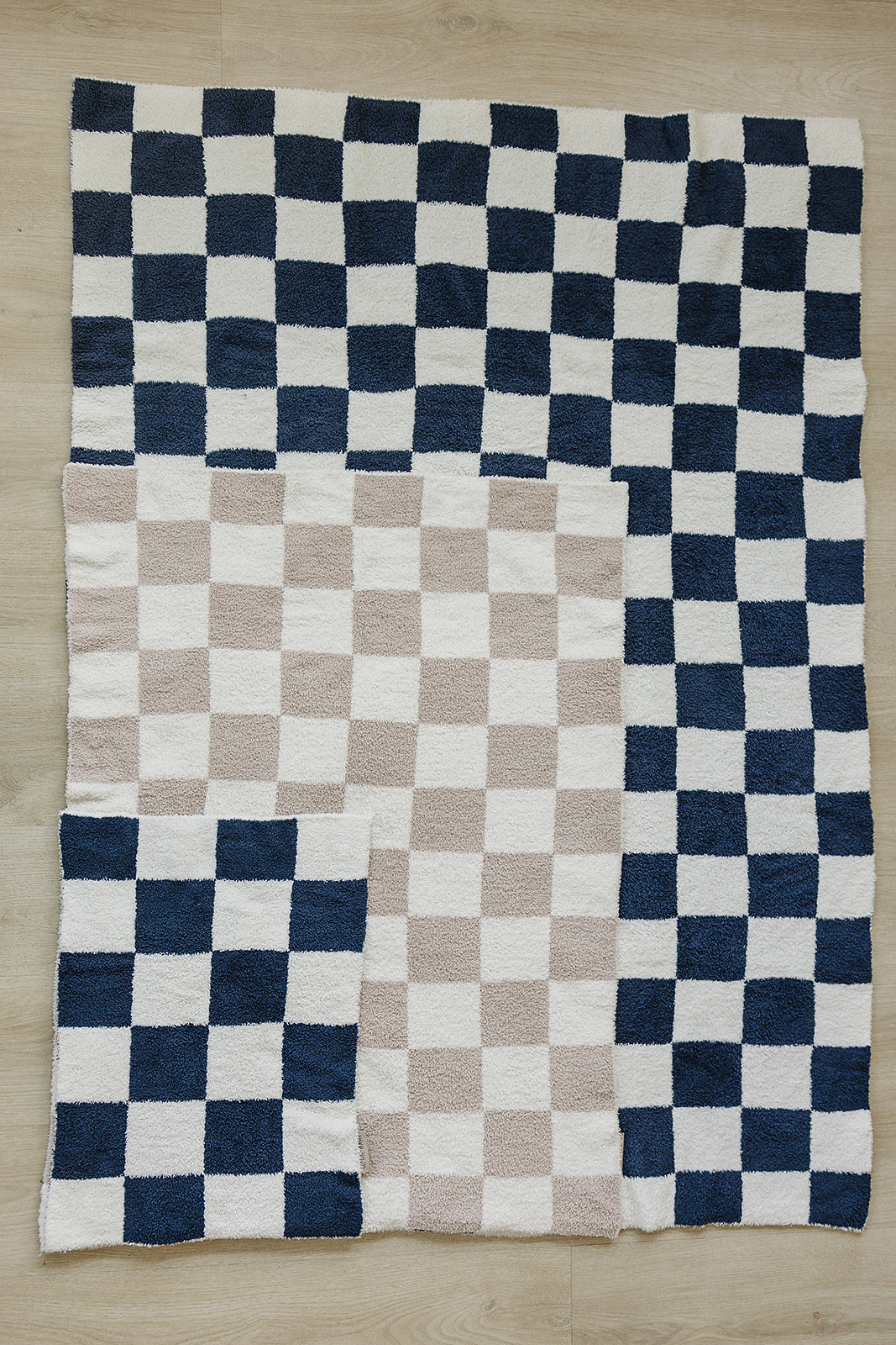DS- Navy Checkered Plush Blanket