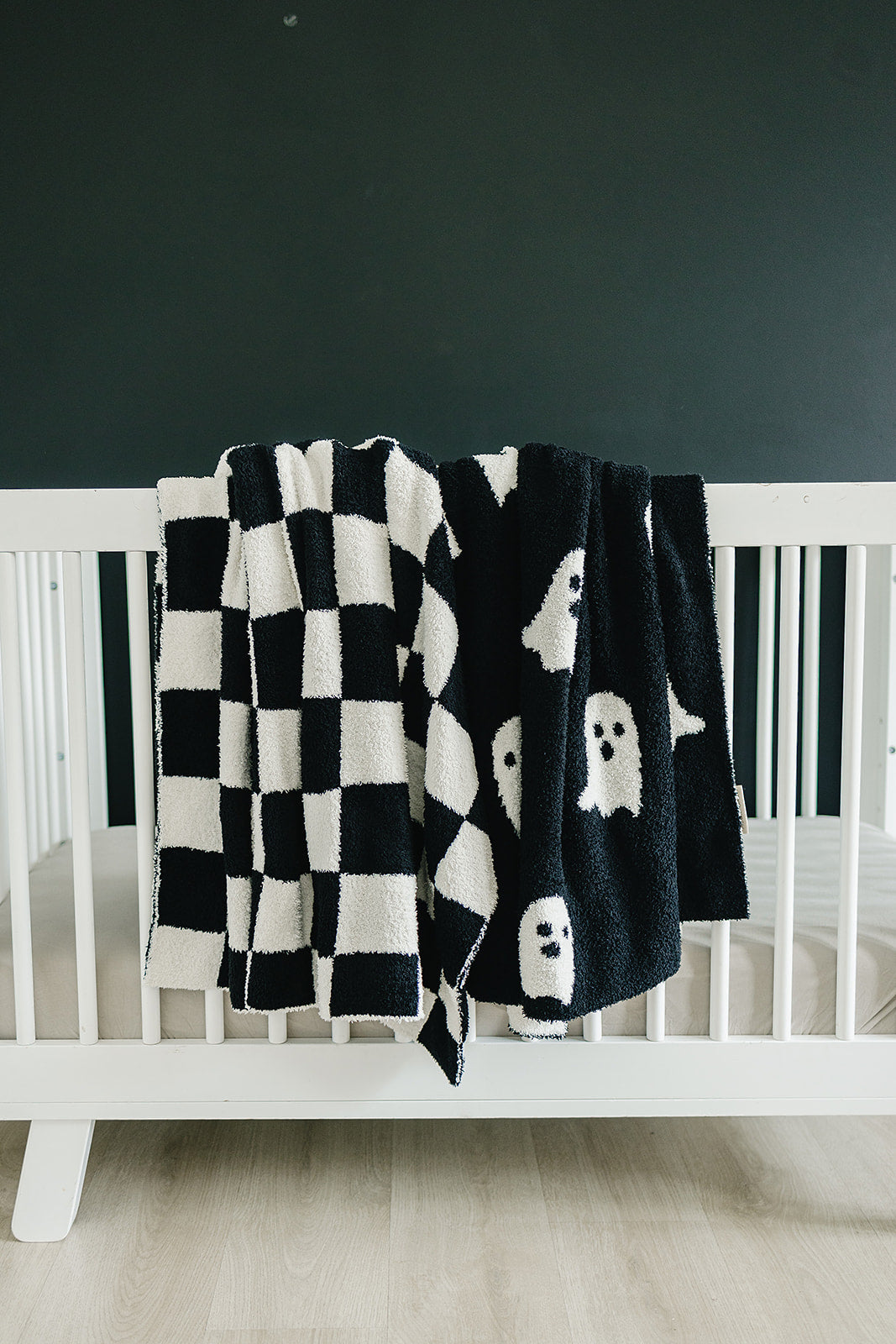 DS- Black + White Checkered Plush Blanket