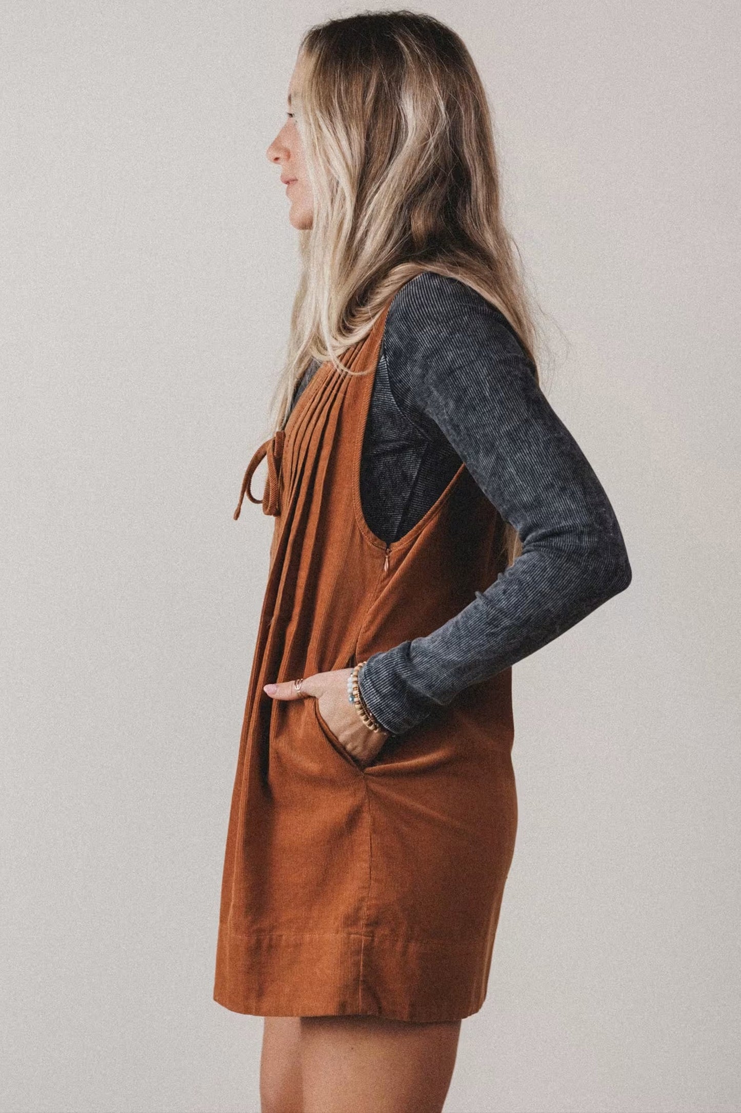 Solid Tie V-Neck Sleeveless Corduroy Romper -DS