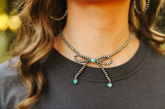 Silver Pearls Bow Necklace -DS